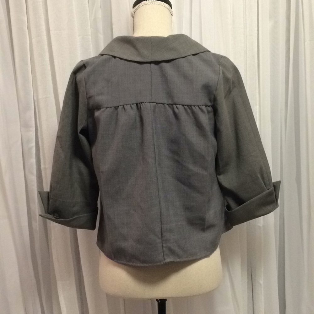 SOLD Vintage Urban Outfitters Gray Cape Modern - Picture 7 of 7